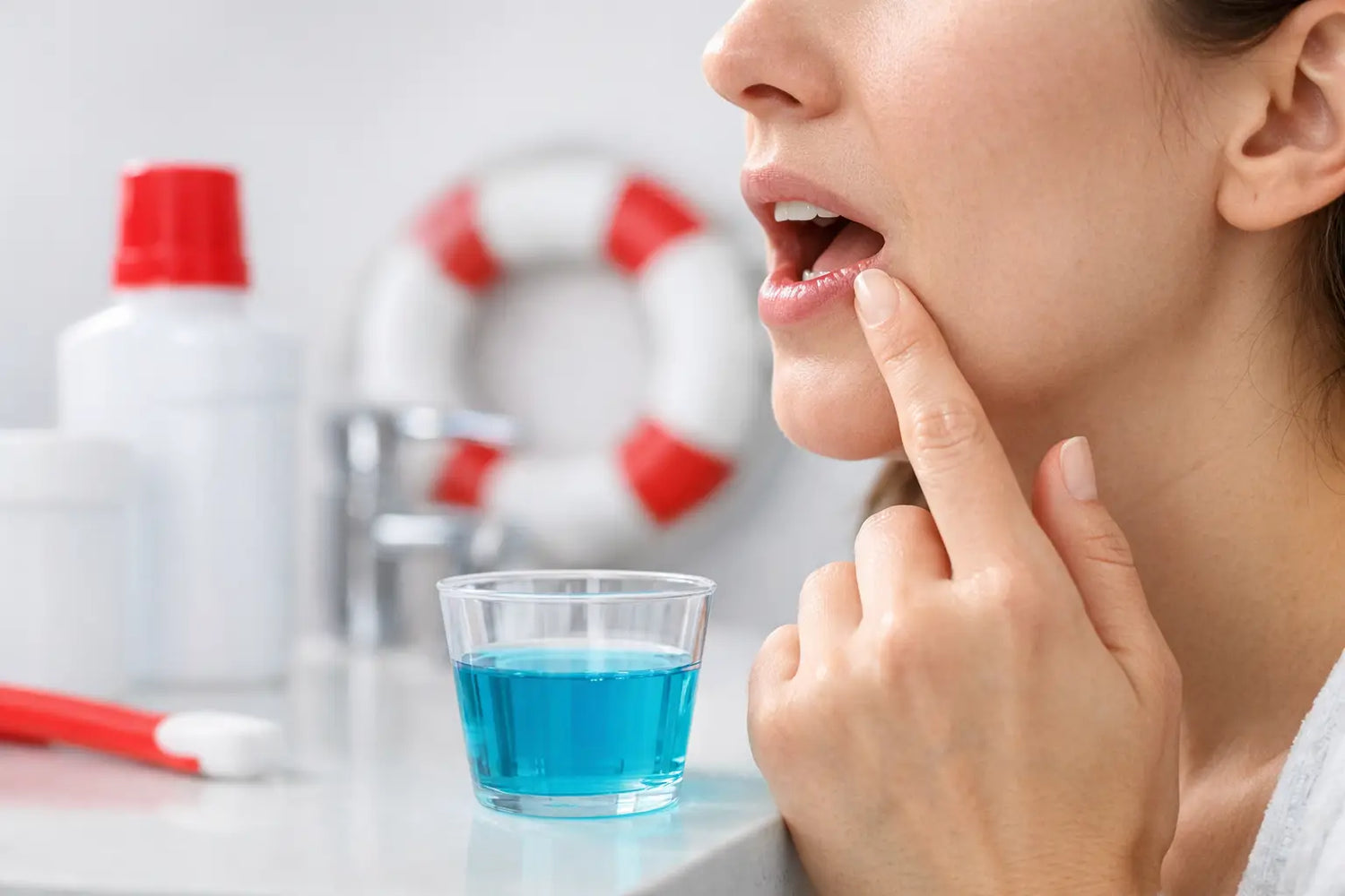 Mouth Rinse for Sore Spots That Won’t Sting